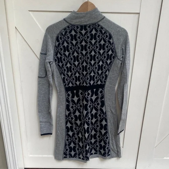 Title Nine Gray and Black Geometric tunic dress - Picture 3 of 5